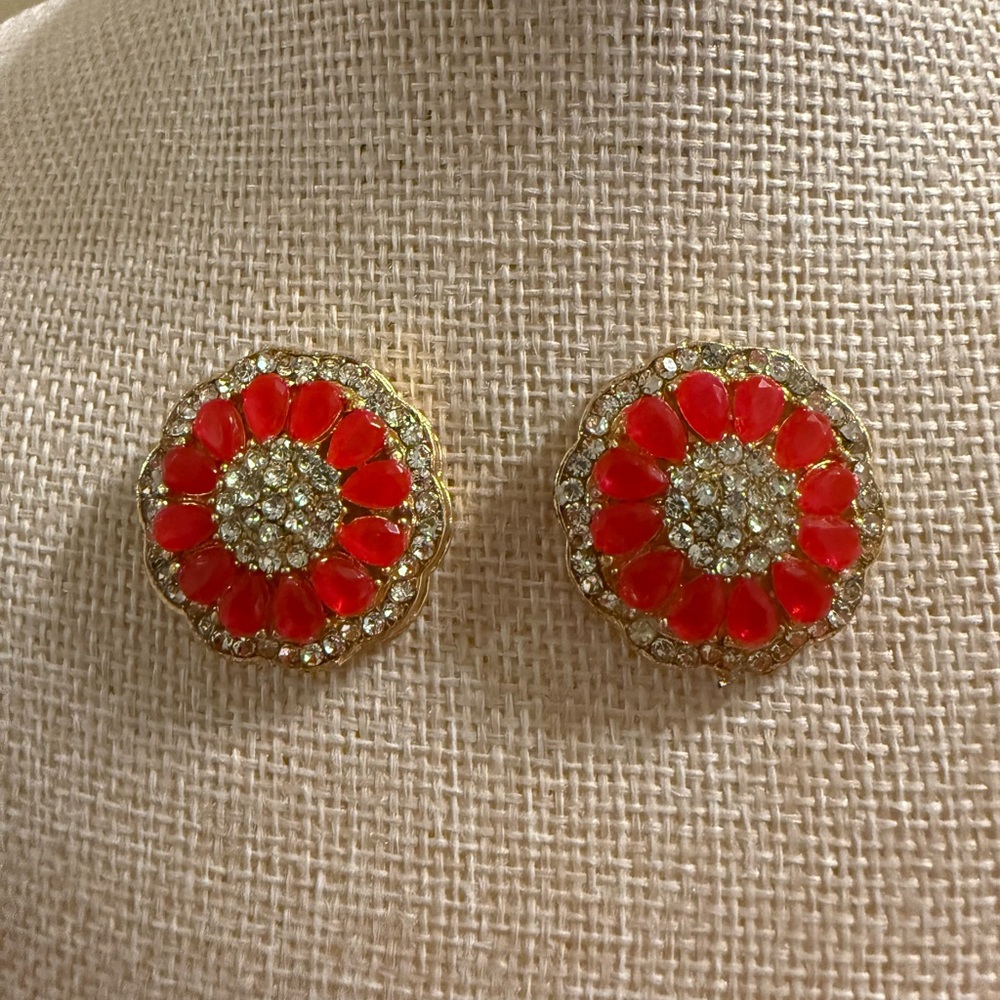 Gold Tone Coral Red Floral Rhinestone Stud Earrings Scalloped Round Statement